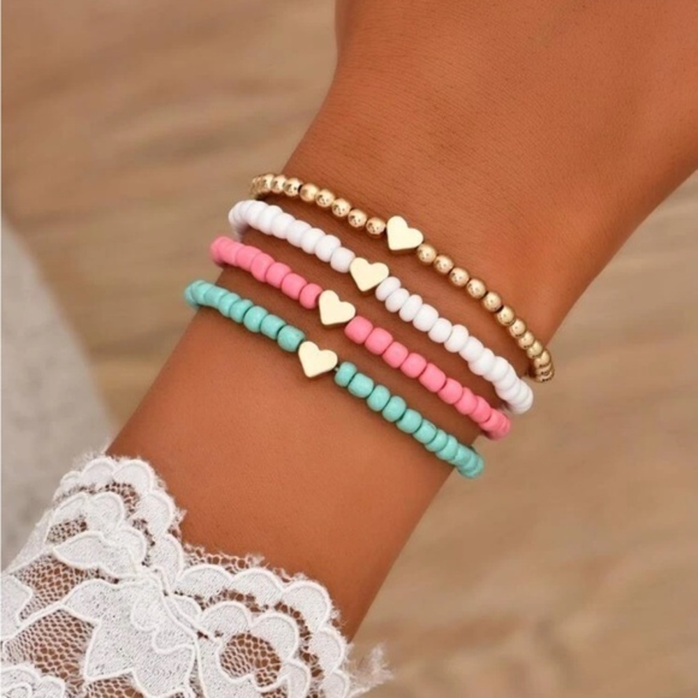 NWT Gold and Multicolor Heart Beaded Bracelet Set